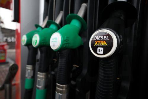 epa12843654 Fuel pumps at a petrol station in Liverpool, Britain, 23 March 2026. Global oil prices have risen beyond 110 USD (95 EUR) per barrel as the conflict in the Middle East intensifies.  EPA/ADAM VAUGHAN