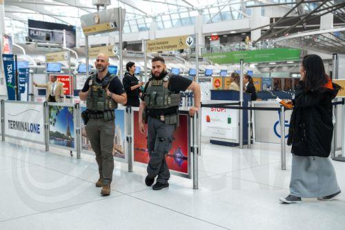 epa12844122 US Enforcement and Removal Operations (ERO) agents patrol Terminal 1 of the John F. Kennedy International Airport, amid congestion caused by the Department of Homeland Security (DHS) shutdown, in the Queens of borough of New York, New York, USA, 23 March 2026. ICE agents have begun deploying to major US airports to assist the Transportation...