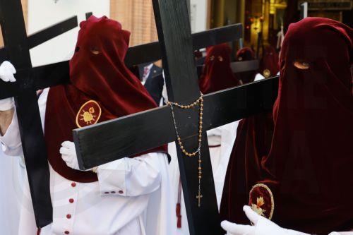 epaselect epa12861512 Members of the Brotherhood Cerro del Aguila are seen in Seville, Spain, 31 March 2026, as they take part in a Holy Week procession.  EPA/Jose Manuel Vidal