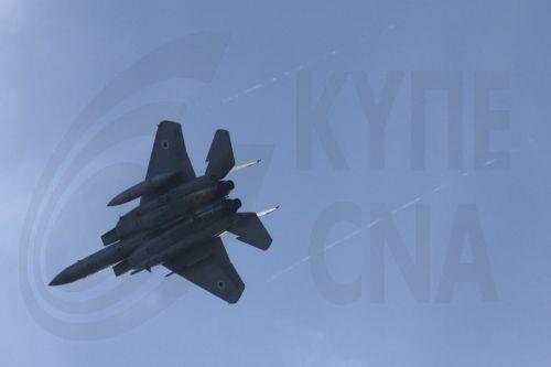 epa12862090 An Israeli Air Force F-15 fighter jet flies over central Israel, 31 March 2026. A joint US-Israeli military operation continues to target multiple locations across Iran since 28 February 2026.  EPA/ABIR SULTAN