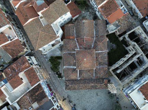 Στον Μητροπολιτικό Ιερό ναό του Αγίου Γεωργίου στο Ναύπλιο τελέσθηκε η ακολουθία του όρθρου της Μεγάλης Τετάρτης Ιερουργούντος του πρωτοπρεσβύτερου π. Παναγιώτη Κιντή, Μεγάλη Τρίτη 7 Απριλίου 2026. Στο τέλος της Ιερής Ακολουθίας και σε ένα ναό ασφυκτικά γεμάτο ναό , ο πρωτοψάλτης του ιερού ναού και πρόεδρος του Συνδέσμου Ιεροψαλτών Αργολίδας Δημήτριος...