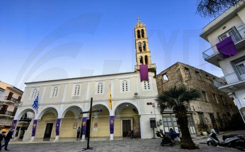 Στον Μητροπολιτικό Ιερό ναό του Αγίου Γεωργίου στο Ναύπλιο τελέσθηκε η ακολουθία του όρθρου της Μεγάλης Τετάρτης Ιερουργούντος του πρωτοπρεσβύτερου π. Παναγιώτη Κιντή, Μεγάλη Τρίτη 7 Απριλίου 2026. Στο τέλος της Ιερής Ακολουθίας και σε ένα ναό ασφυκτικά γεμάτο ναό , ο πρωτοψάλτης του ιερού ναού και πρόεδρος του Συνδέσμου Ιεροψαλτών Αργολίδας Δημήτριος...