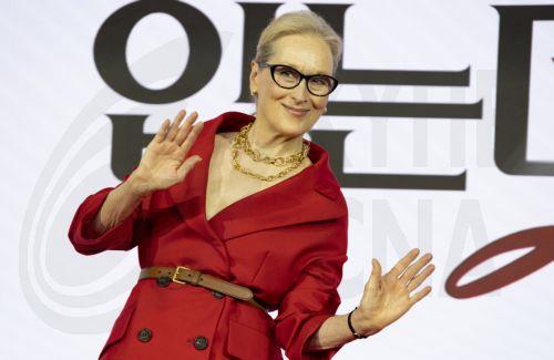 epa12874400 US actor Meryl Streep poses during a press conference for the film, 'The Devil Wears Prada 2' in Seoul, South Korea, 08 April 2026. The film opens worldwide on 29 April 2026.  EPA/JEON HEON-KYUN