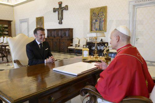 epa12880004 A handout picture provided by the Vatican Media shows Pope Leo XIV (R) and French President Emmanuel Macron during a private audience in Vatican City, 10 April 2026.  EPA/VATICAN MEDIA HANDOUT HANDOUT EDITORIAL USE ONLY/NO SALES