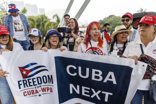 epa12916184 People attend the Save Cuba rally in Miami, Florida, USA, 26 April 2026. Save Cuba is a rally organized by Miami's Cuban community to call for a political transition in Cuba.  EPA/CRISTOBAL HERRERA-ULASHKEVICH