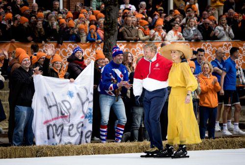 epa12917056 King Willem-Alexander and Queen Maxima of the Netherlands skate on ice during the celebration of King's Day, in Dokkum, the Netherlands, 27 April 2026. The national holiday of 'Koningsdag' (King's Day) marks the birthday of the Dutch monarch.  EPA/SEM VAN DER WAL / POOL
