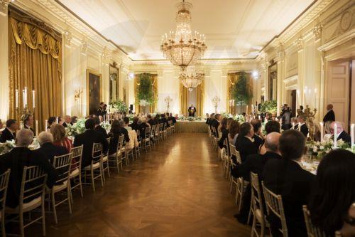 epa12920801 US President Donald Trump (C) gives remarks during a state dinner for Britain's King Charles III and Queen Camilla at the White House in Washington, DC, USA, 28 April 2026. The British royal couple is on a four-day state visit to the US as part of events marking the 250th anniversary of the Declaration of Independence.  EPA/CRAIG HUDSON / POOL
