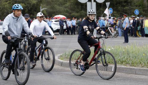 epa12925692 Cyclists take part in a bike ride to mark the opening of the cycling season in Bishkek, Kyrgyzstan, 01 May 2026. The mayor of Bishkek led the peloton from Asanov Victory Park to the Gazprom Children's Sports Center. The bike ride is dedicated to the 148th anniversary of the capital.  EPA/IGOR KOVALENKO