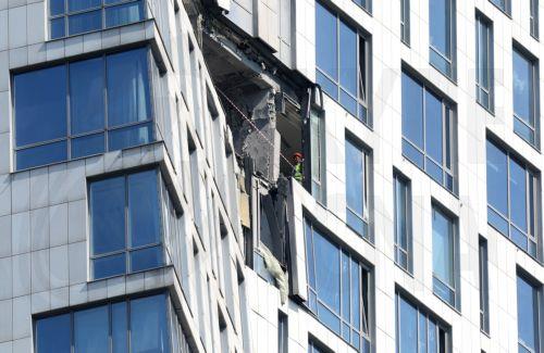 epa12931506 A damaged apartment building following a Ukrainian drone strike in Moscow, Russia, 04 May 2026. Moscow Mayor Sergei Sobyanin said a Ukrainian drone fell into an apartment building in Moscow, no casualties were reported.  EPA/MAXIM SHIPENKOV