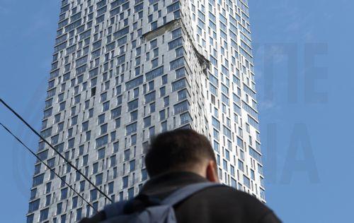 epa12931509 A damaged apartment building following a Ukrainian drone strike in Moscow, Russia, 04 May 2026. Moscow Mayor Sergei Sobyanin said a Ukrainian drone fell into an apartment building in Moscow, no casualties were reported.  EPA/MAXIM SHIPENKOV