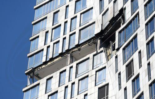 epa12931516 A damaged apartment building following a Ukrainian drone strike in Moscow, Russia, 04 May 2026. Moscow Mayor Sergei Sobyanin said a Ukrainian drone fell into an apartment building in Moscow, no casualties were reported.  EPA/MAXIM SHIPENKOV