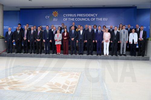 epa12931647 Ministers pose for a family photo after the informal meeting of EU ministers for agriculture in Lefkosia, Cyprus, 04 May 2026. Agriculture Ministers, EU Officials and stakeholders are meeting in a session during which the World Bank officials will present the main outcomes of the study 'Solutions for Better Agri-Risk Management in the European...