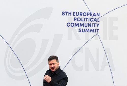 epa12931743 Ukrainian President Volodymyr Zelenskyy arrives for a meeting of the European Political Community in Yerevan, Armenia, 04 May 2026. The summit is taking place in the Armenian capital, with topics including European security in the context of economics and energy.  EPA/HAYK BAGHDASARYAN
