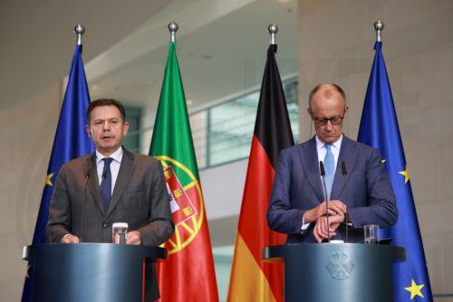 epa12934643 Portuguese Prime Minister Luis Montenegro (L) speaks next to German Chancellor Friedrich Merz during a press conference at the Chancellery in Berlin, Germany, 05 May 2026. German Chancellor Friedrich Merz and Portuguese Prime Minister Luis Montenegro met for talks.  EPA/CLEMENS BILAN