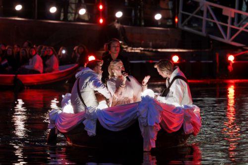 epa12934890 Roxeanne Hazes performs during the May 5 concert on the Amstel at Royal Theatre Carre in Amsterdam, the Netherlands, 05 May 2026. The concert traditionally marks the conclusion of the National Liberation Celebration.  EPA/RAMON VAN FLYMEN