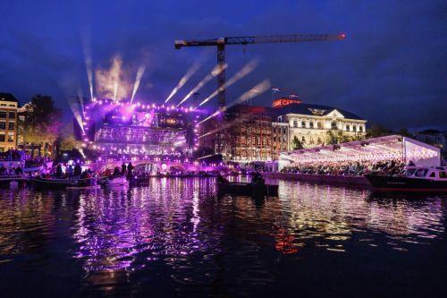 epa12934892 The May 5 concert on the Amstel is held at Royal Theatre Carre in Amsterdam, the Netherlands, 05 May 2026. The concert traditionally marks the conclusion of the National Liberation Celebration.  EPA/RAMON VAN FLYMEN
