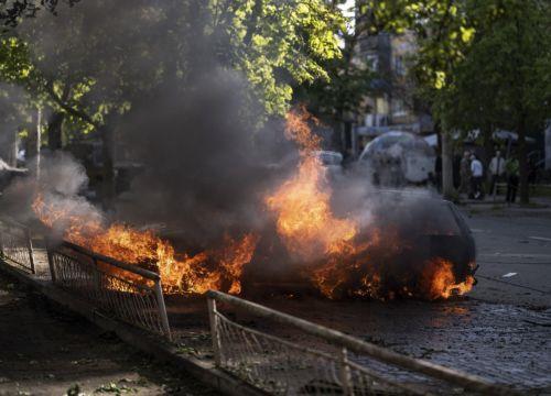epa12934991 A handout photo made available by the press service of the 93rd Kholodnyi Yar Separate Mechanized Brigade of Ukrainian Armed Forces shows cars burning in the aftermath of a Russian airstrike in Kramatorsk, Donetsk region, Ukraine, 05 May 2026, amid the ongoing Russian invasion. Several people died and a dozens were injured during the glide bombs...