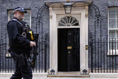 epa12947012 A police officer patrols outside Britain's Prime Minister's official residence at 10 Downing Street in London, Britain, 11 May 2026. Following disappointing local election results for the Labour Party, Prime Minister Keir Starmer is set to deliver a major speech as he tries to withstands a leadership challenge and announce changes, including...