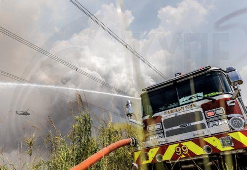 epa12947773 Firefighters battle a wildfire in the Everglades near Pembroke Pines, Florida, United States, 11 May 2026. Florida is facing an active wildfire season, with the Max Road Fire burning thousands of acres across parts of Broward and Miami-Dade counties and smoke affecting nearby communities.  EPA/CRISTOBAL HERRERA-ULASHKEVICH