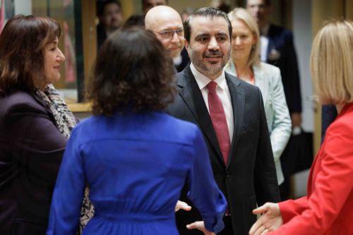 epa12947890 Asaad Hassan al-Shaibani (C), Minister for Foreign Affairs and Expatriates of the Syrian transitional government, is welcomed by (L-R) EU Commissioner for Mediterranean Dubravka Suica, EU Commissioner for Equality
Preparedness and Crisis Management Hadja Lahbib and European High Representative of the Union for Foreign Affairs, Kaja Kallas at the...