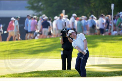 epa12969547 Ben Griffin of the US chips onto the ninth in round 4 of the 2026 PGA Championship at Aronimink Golf Club in Newtown Square, Pennsylvania, USA, 17 May 2026.  EPA/STEVE FALK