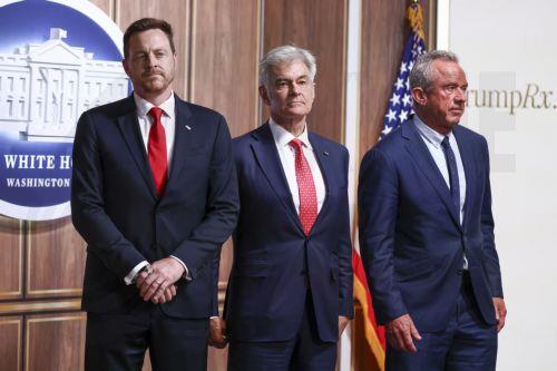 epa12972594 Director of the Center for Medicare Chris Klomp (L), US Health and Human Services Secretary Robert F. Kennedy Jr. (R), and Administrator for the Centers for Medicare and Medicaid Services Dr. Mehmet Oz (C) attend a healthcare affordability event in the Eisenhower Executive Office Building on the White House campus in Washington, DC, USA, 18 May...