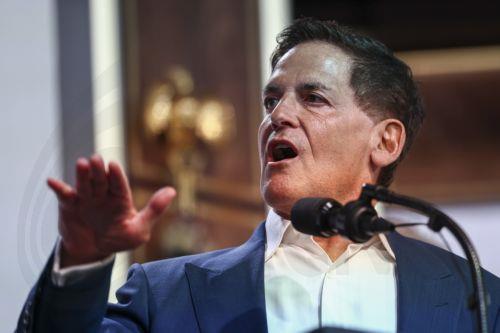 epa12972604 Cost Plus Drug Company (MCCPDC) Co-Founder Mark Cuban delivers remarks during a healthcare affordability event in the Eisenhower Executive Office Building on the White House campus in Washington, DC, USA, 18 May 2026.  EPA/JIM LO SCALZO / POOL
