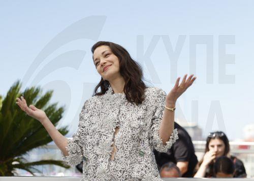 epaselect epa12980480 Marion Cotillard attends the photocall for 'Roma Elastica' during the 79th annual Cannes Film Festival, in Cannes, France, 21 May 2026. The film festival runs from 12 to 23 May 2026.  EPA/SEBASTIEN NOGIER