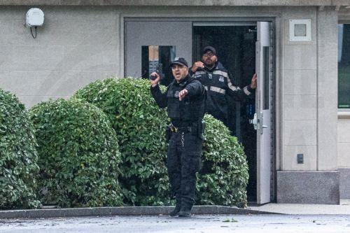epa12989343 US Secret Service officers respond following reports of gunfire near the White House in Washington, DC, USA, 23 May 2026. A suspect armed with a handgun approached a security checkpoint at 17th Street and Pennsylvania Avenue NW and opened fire, prompting U.S. Secret Service agents to return fire. The suspect was transported to a local hospital...