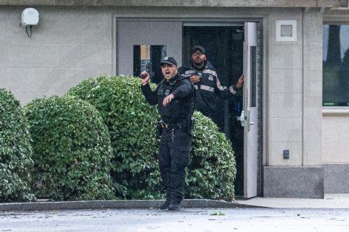 epa12989349 US Secret Service officers respond following reports of gunfire near the White House in Washington, DC, USA, 23 May 2026. A suspect armed with a handgun approached a security checkpoint at 17th Street and Pennsylvania Avenue NW and opened fire, prompting U.S. Secret Service agents to return fire. The suspect was transported to a local hospital...