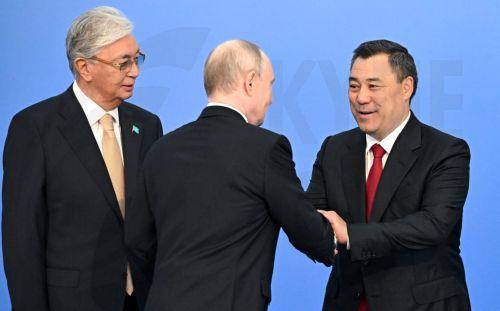 epa13000900 (L-R) Kazakh President Kassym-Jomart Tokayev, Russian President Vladimir Putin and Kyrgyz President Sadyr Japarov attend a family photo of Eurasian Economic Union delegation heads before a plenary session of the 5th Eurasian Economic Forum (EEF) at the Eurasian Economic Union (EAEU) summit in Astana, Kazakhstan, 28 May 2026. The Eurasian...