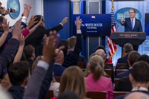 epa13001260 US Treasury Secretary Scott Bessent responds to a question from reporters during the daily briefing at the White House in Washington, DC, USA, 28 May 2026. Bessent took questions on several topics, including Iran negotiations, Trump's 'anti-weaponization' fund and a proposed '250 dollar' commemorative bill.  EPA/SHAWN THEW
