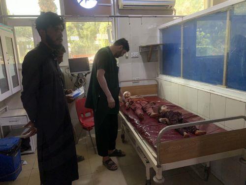 epa13004151 Children who were injured in a traffic accident receive treatment at a hospital, in Jalalabad, Afghanistan, 30 May 2026. A vehicle rollover in Afghanistan's Laghman Province has claimed the lives of 18 people, including 10 children and 5 women, while 29 others were injured. The victims were families recently returned from Pakistan, traveling...