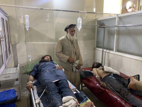 epa13004154 People who were injured in a traffic accident receive treatment at a hospital, in Jalalabad, Afghanistan, 30 May 2026. A vehicle rollover in Afghanistan's Laghman Province has claimed the lives of 18 people, including 10 children and 5 women, while 29 others were injured. The victims were families recently returned from Pakistan, traveling from...