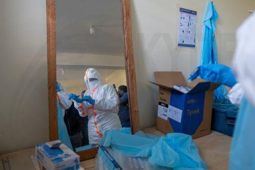 epa13006209 A staff member wears personal protective equipment at a building designed for the treatment of Ebola virus patients in Bunia, Ituri, Democratic Republic of Congo, 31 May 2026. According to WHO, the Bundibugyo virus disease (BVD) outbreak in the Democratic Republic of the Congo and Uganda continues to evolve rapidly, with a total of 134 confirmed...