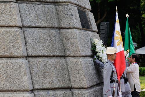 epa13031702 Philippine President Ferdinand Marcos Jr. (R) leads the wreath laying ceremony marking the 128th Philippine Independence Day anniversary at the Jose Rizal Monument of Luneta Park in Manila, Philippines, 12 June 2026. The Philippines declared independence on 12 June 1898 after more than 300 years of Spanish colonial rule.  EPA/ROLEX DELA PENA