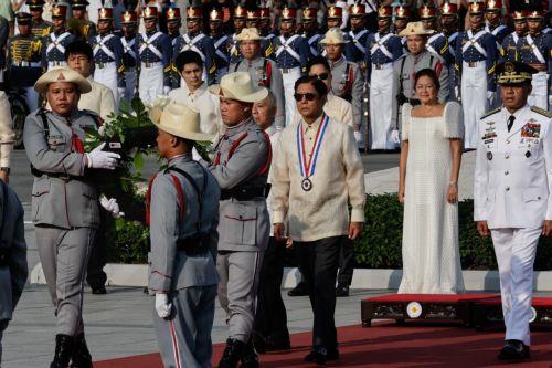 epa13031708 Philippine President Ferdinand Marcos Jr. (C), leads the wreath laying ceremony marking the 128th Philippine Independence Day anniversary at the Jose Rizal Monument of Luneta Park in Manila, Philippines, 12 June 2026. The Philippines declared independence on 12 June 1898 after more than 300 years of Spanish colonial rule.  EPA/ROLEX DELA PENA
