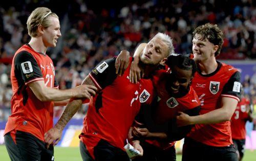 epaselect epa13043111 Marko Arnautovic (2L) of Austria is celebrated by teammates after scoring his team's third goal from a penalty during the FIFA World Cup 2026 group stage match Austria against Jordan, in San Francisco, USA, 16 June 2026.  EPA/BENJAMIN FANJOY