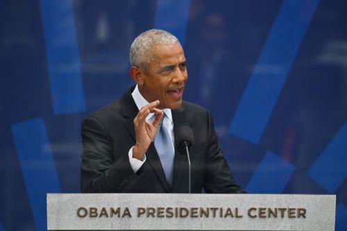 epa13047956 Former U.S. President Barack Obama speaks at the opening ceremony of the Obama Presidential Center in Chicago, Illinois, USA, 18 June 2026. The 19-acre campus includes a museum, a branch of the Chicago Public Library, an athletic center, a cafe, a restaurant, a sledding hill and public park space.  EPA/VICTOR HILITSKI