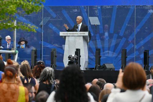 epa13047959 Former U.S. President Barack Obama speaks at the opening ceremony of the Obama Presidential Center in Chicago, Illinois, USA, 18 June 2026. The 19-acre campus includes a museum, a branch of the Chicago Public Library, an athletic center, a cafe, a restaurant, a sledding hill and public park space.  EPA/VICTOR HILITSKI