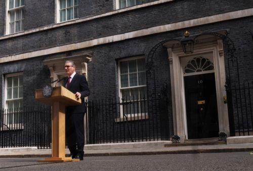 epa13056021 British Prime Minister Keir Starmer makes a statement in Downing Street, London, Britain, 22 June 2026. Keir Starmer has resigned as UK Prime Minister.  EPA/NEIL HALL