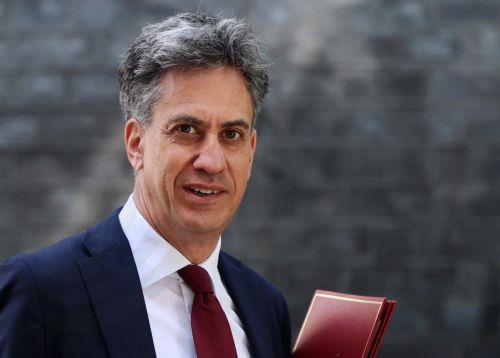 epa13057938 British Secretary of State for Energy Security and Net Zero Ed Miliband departs 10 Downing Street following a Cabinet meeting in London, Britain, 23 June 2026.  EPA/ANDY RAIN