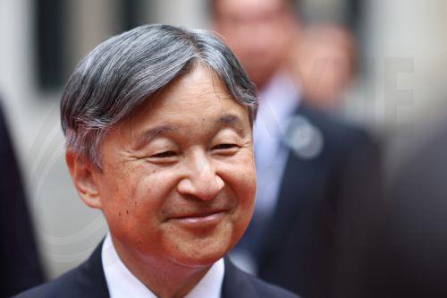 epa13058433 Japanese Emperor Naruhito looks on as he visits the Brussels City Hall, during a state visit in Brussels, Belgium, 23 June 2026.  EPA/NICOLAS ECONOMOU / POOL