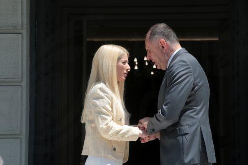Ο υπουργός Εξωτερικών, Γιώργος Γεραπετρίτης υποδέχεται την Πρόεδρο της Βουλής των Αντιπροσώπων της Κυπριακής Δημοκρατίας, Αννίτα Δημητρίου, κατά τη διάρκεια της συνάντησής τους στο υπουργείο, Δευτέρα 29 Ιουνίου 2026. ΑΠΕ-ΜΠΕ/ΑΠΕ-ΜΠΕ/ΑΛΕΞΑΝΔΡΟΣ ΒΛΑΧΟΣ