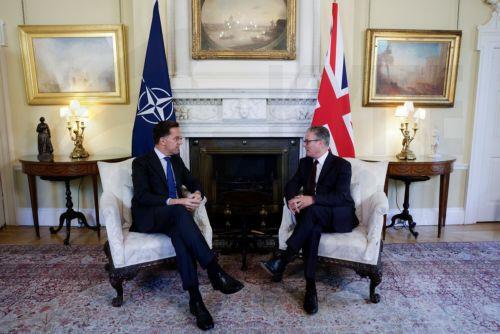 epa13072235 North Atlantic Treaty Organization (NATO) Secretary General Mark Rutte (L) and British Prime Minister Keir Starmer (R) attend a meeting at 10 Downing Street in London, Britain, 29 June 2026.  EPA/JASON ALDEN / POOL