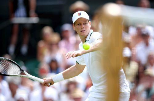 epa13072508 Jannik Sinner of Italy eyes the ball during his Men's Singles first round match against Miomir Kecmanovic of Serbia at the Wimbledon Championships in London, Britain, 29 June 2026.  EPA/ADAM VAUGHAN