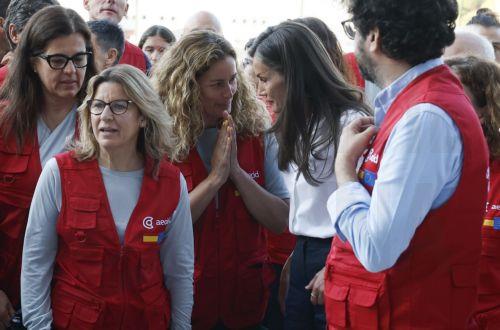 epa13077051 Queen Letizia of Spain (C-R) bids farewell to an emergency medical team of the Spanish Agency for International Development Cooperation (AECID) to be deployed to Venezuela to assist the earthquake victims, at Madrid–Barajas Airport, near Madrid, Spain, 01 July 2026.  EPA/J.J.GUILLEN