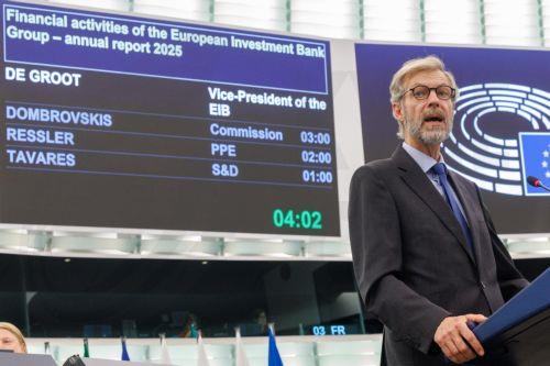 epa13092225 EIB Group Vice President Robert de Groot speaks during the presentation of the 2025 annual report on the financial activities of the European Investment Bank (EIB) Group at a plenary session of the European Parliament in Strasbourg, France, 06 July 2026.  EPA/OLIVIER MATTHYS