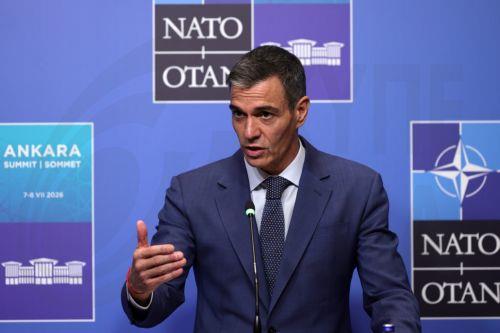 epa13098199 Spanish Prime Minister Pedro Sanchez speaks during a press conference at the 2026 NATO Summit in Ankara, Turkey, 08 July 2026. The NATO Summit takes place from 07-08 July.  EPA/NECATI SAVAS