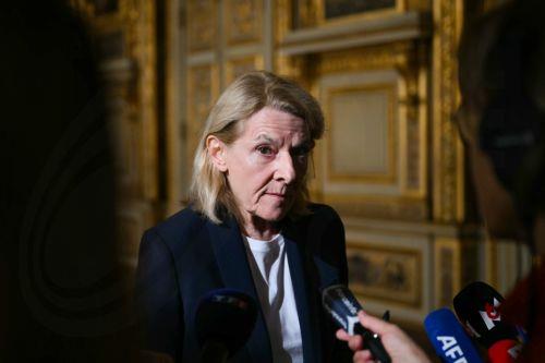 epa13125930 France's Culture Minister Catherine Pegard speaks to the press during the reopening of the Apollo Gallery at the Louvre Museum in Paris, France, 22 July 2026, after a heist in October 2025 in which French crown jewels were stolen.  EPA/LOU BENOIST / POOL  MAXPPP OUT